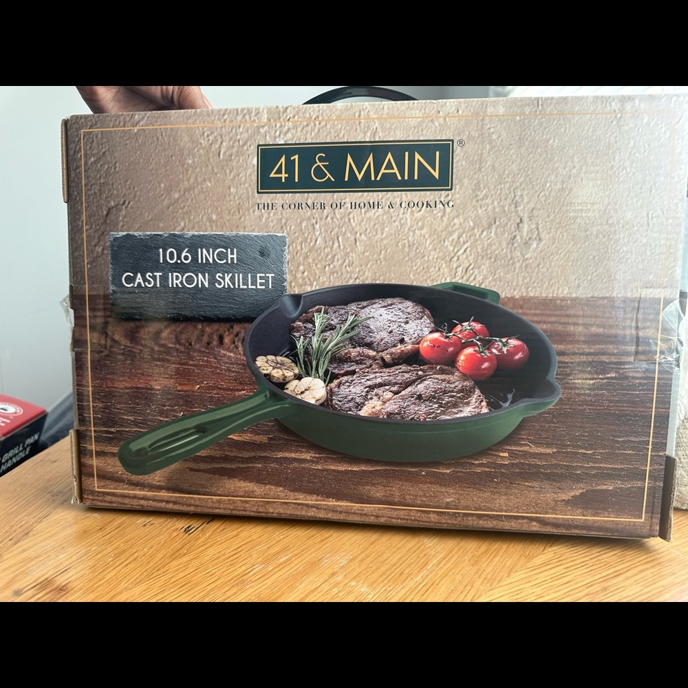 41 & Main Cast Iron Skillet